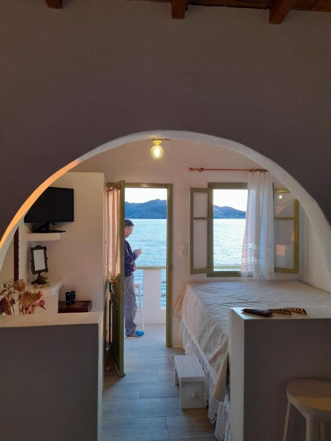 Milos By The Sea - Eco House Plaka  Exteriör bild